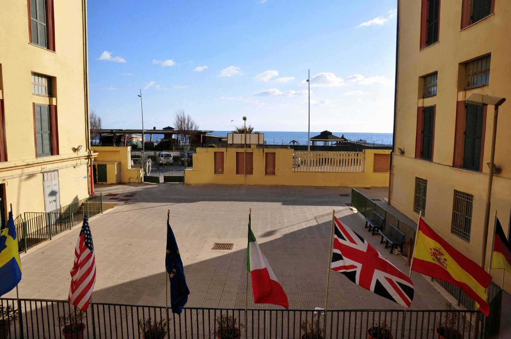 Litus Roma Hostel Lido di Ostia Exterior photo